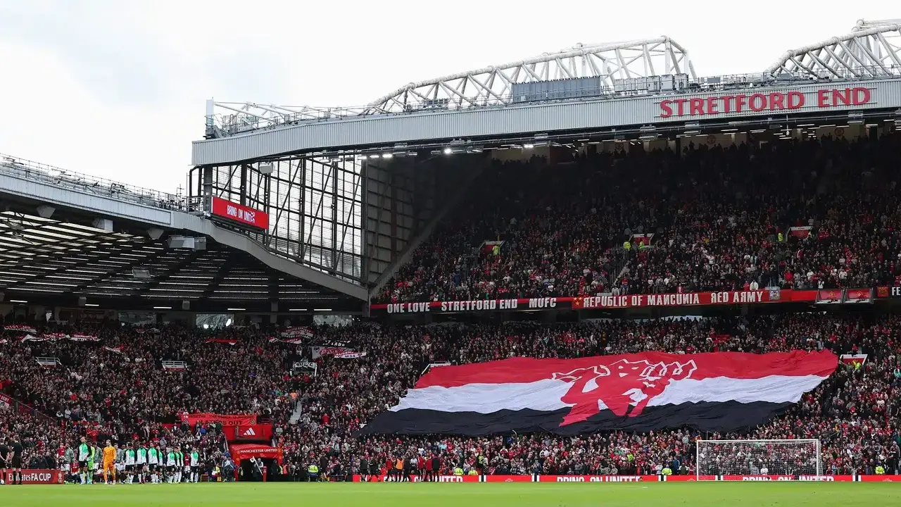 مانشستر يونايتد يخطط للاستغناء عن 13 لاعبًا في الصيف